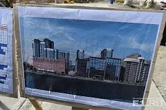 Рядом со зданием мельницы у Макаровского моста возводят элитный дом