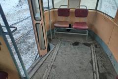 Мальчик выпал: в Екатеринбурге в дверях трамвая зажало коляску с ребенком