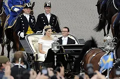 В Тюмени ГИБДД оштрафовала свадебный кортеж по записи регистратора