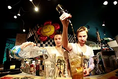 2ГИС: В ресторанах Екатеринбурга средний чек составляет 1 тыс. 085 рублей