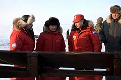 Почти половина россиян выступает за отставку Медведева