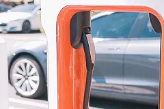 Заправка электрокаров в Екатеринбурге стала платной