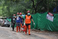 В Таиланде из пещеры спасены уже восемь школьников