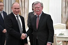 Путин перед помощником Трампа пошутил про герб США