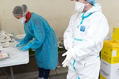 Жена заболевшего COVID-19 депутата Мосгордумы рассказала об «унизительных» процедурах