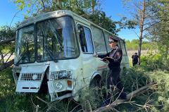 В Свердловской области водитель автобуса потерял сознание и вылетел на встречку