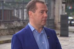 Медведев не исключил отсутствия Украины на карте мира через два года
