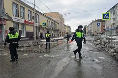 В Березовском нарушитель насмерть сбил на переходе пожилую женщину и уехал