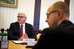 Яценюк согласился обсудить с Россией вопросы евроинтеграции