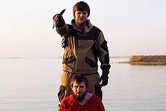 В соцсетях окрестили палача, казнившего россиянина, Джихади-Толиком
