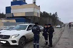 В Екатеринбурге инспекторы ГИБДД устроили погоню за пьяным следователем полиции