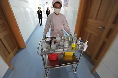 Три ВИЧ-инфицированных в екатеринбургской клинике пациентки получат по 5 млн