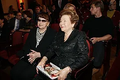 Наина Ельцина назвала заявление Руцкого и Хасбулатова бредом