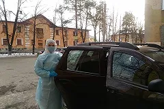 «Сотрудников не хватает. Работаем за три участка»: свердловский фельдшер о работе в ковид-бригаде