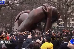 Американцы не поняли памятник Мартину Лютеру Кингу