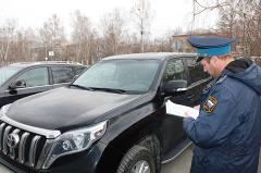 Приставы нашли и арестовали в Екатеринбурге «Ленд Крузер» до погашения долгов его владельцем