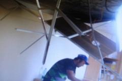 В новом здании свердловского суда рухнул потолок