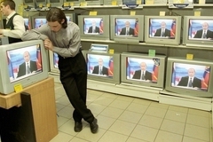 Кремль «вышел» из Интернета и снова «включил» телевизор