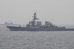 У берегов Японии эсминец ВМС США столкнулся с контейнеровозом