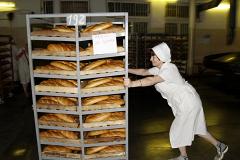Калужская бизнесвумен решила раздавать хлеб бесплатно и пожалела об этом