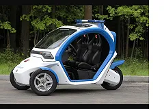 Полицейские Москвы получили электрокары и электроциклы от «Калашникова»