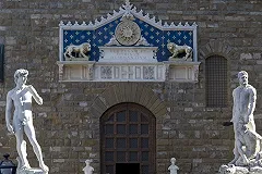 В центре Екатеринбурга установили статую Давида