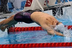 Россиянин Рылов с олимпийским рекордом выиграл заплыв на 200 м