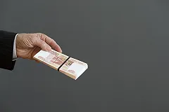 Муж захотел помочь жене с сотрудниками ГИБДД, но попал на скамью подсудимых