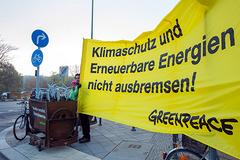 Восемь активистов Greenpeace задержаны в Женеве
