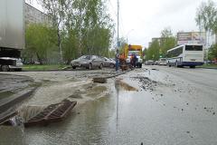 На дорогах Екатеринбурга после ремонта появились ямы