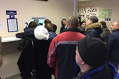 Знаменитые очереди за загранпаспортом с Крылова переместились на Крестинского