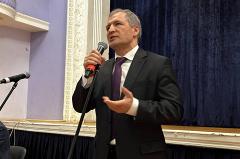 Евгений Куйвашев принес извинения послу Азербайджана за поступок Володина