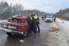 На ЕКАД водитель и пассажир «Жигулей» погибли в аварии