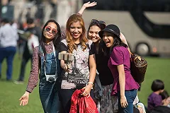 Власти Китая начали следить за своими туристами за рубежом