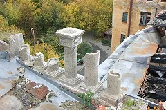 Жителей Екатеринбурга заставят платить за страховку лифтов и крыш