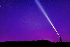 Петр Толстой провел историческую параллель с акцией ФБК с зажженными фонариками