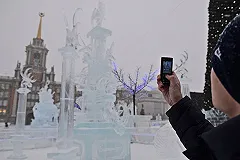 Городок на Площади 1905 года порадует посетителей ярмаркой и видеоинсталляцией