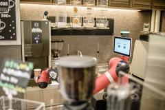 Половину сотрудников-роботов «уволили» из японского отеля за профнепригодность