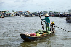 Екатеринбуржцы не могут вылететь во Вьетнам уже 18 часов