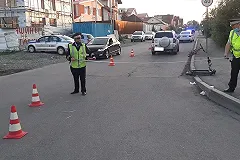 На Широкой Речке Toyota RAV 4 сбила электросамокат под управлением 7-летнего водителя