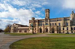 Глава минтранса ФРГ: Германия не будет ограничивать число украинских беженцев