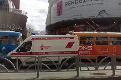 «Скорая» оказала помощь пожилой пассажирке на Радищева