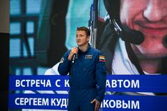 Стакан воды, чтобы помыться: российский космонавт рассказал про быт на МКС