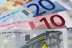 Уральские банки продают евро уже почти по 55 рублей