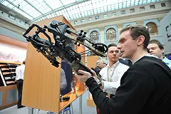 Житель Новоуральска из-за шума воды в трубах выстрелил в соседа из арбалета