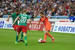 Тренер «Анжи» пригрозил оторвать голову игроку «Локомотива», ударившему соперника