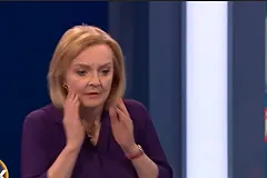 Ведущая дебатов между Трасс и Сунаком упала в обморок на вопросе о России