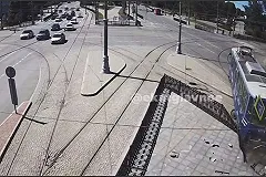 Трамвай сошел с рельсов в центре Екатеринбурга