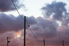 Воры срезали кабель на Уралмаше и оставили жильцов и две клиники без света