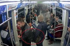 Полиция задержала мужчину за инсценировку кражи смартфона в московском метро